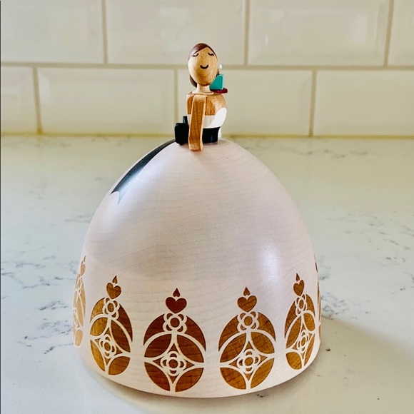 Wooderful Life Dancing Bride Wooden Music Box - Picture 5 of 14